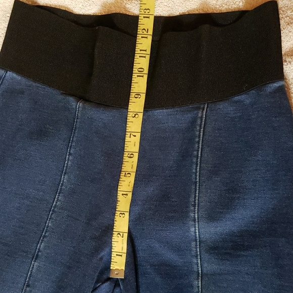 Peter Nygard Women's Straight Leg Jeans in Navy - Picture 7 of 10